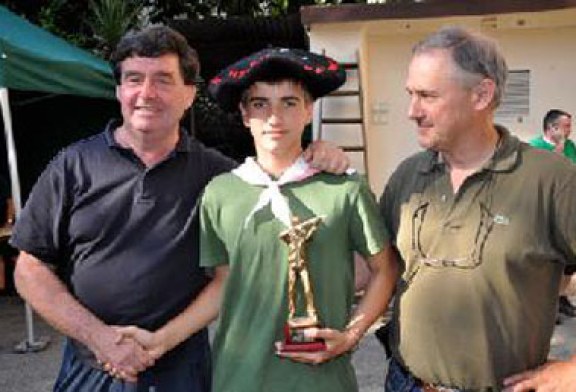 Haritz Arruarte, triunfador del campeonato local de tiro infantil con carabina