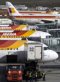 Iberia pagará 18.000 euros a seis cazadores que iban de safari por extraviar sus maletas