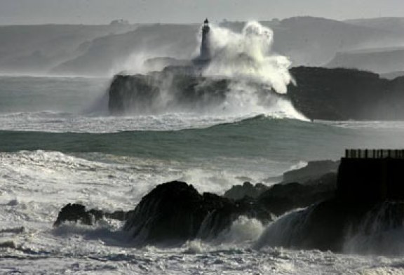 Fallece un pescador de Abanto tras caer al mar en un acantilado en Castro Urdiales