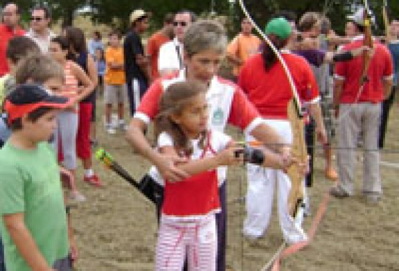 La localidad oscense de Huerta de Vero acoge una jornada deportiva de tiro con arco