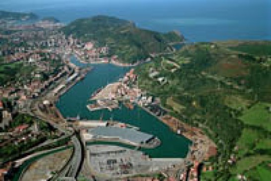 Arriola promete convertir Pasajes en «el nuevo gran puerto deportivo de Euskadi»