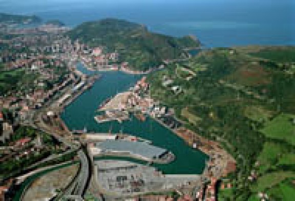 Arriola promete convertir Pasajes en «el nuevo gran puerto deportivo de Euskadi»