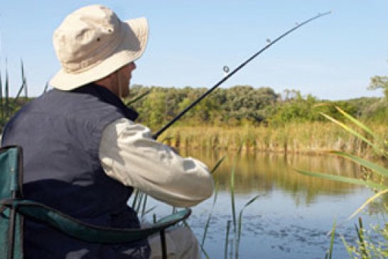 Campaña de firmas de apoyo a la pesca en régimen «sin muerte» en Navarra