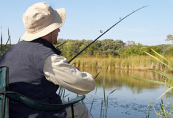 Campaña de firmas de apoyo a la pesca en régimen «sin muerte» en Navarra