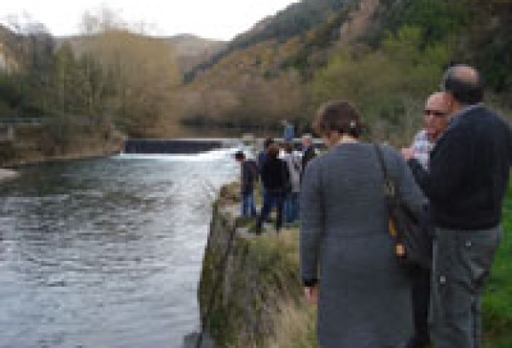 Pescadores y empresas de turismo debaten sobre el espacio fluvial transpirenaico