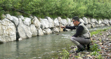 Este domingo arranca la pesca en los ríos de Bizkaia