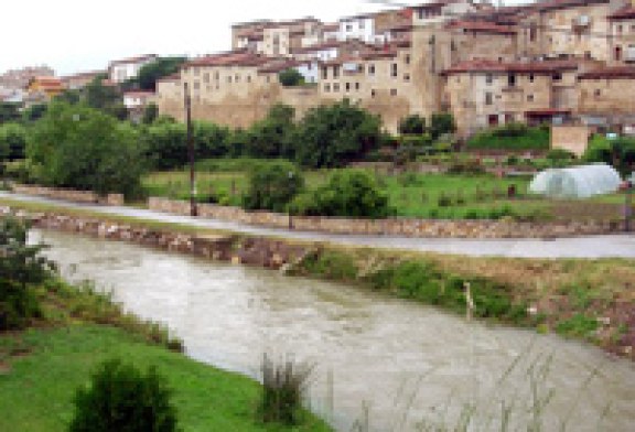 Jornada de limpieza en el río Berrón a cargo de La Sociedad Alavesa de Pesca con Mosca