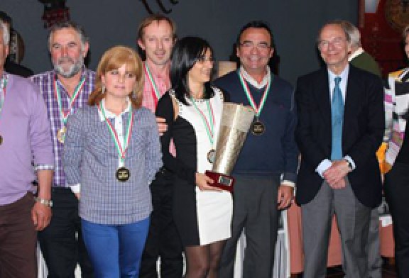 Emotivo homenaje a los deportistas bizkainos en la Gala federativa de la pesca