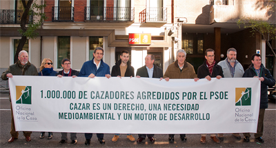 El PSOE desautoriza a Andrés Perelló y manifiesta su apoyo a la caza tras la concentración de la ONC ante su sede