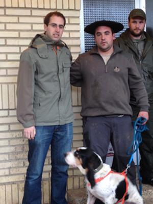 Aitor Unamuno y su perro Braulio campeones de Álava de perros de rastro