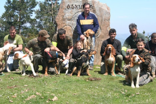 Asier Sierra y «Moro», campeones de Bizkaia una vez más en perros de rastro