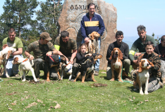 Asier Sierra y «Moro», campeones de Bizkaia una vez más en perros de rastro