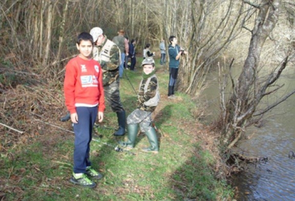 Campeonato infantil de pesca de la Sociedad de Sopuerta y Castores de Leioa