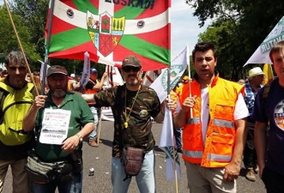 Masiva protesta de pescadores y cazadores contra la nueva normativa de especies invasoras