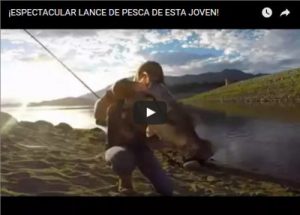 ¡ESPECTACULAR LANCE DE PESCA DE ESTA JOVEN!