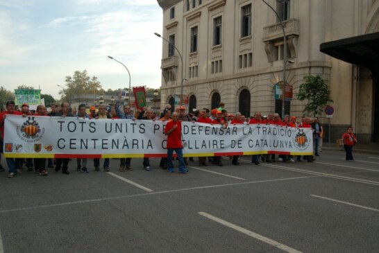Éxito de participación en la manifestación en defensa de los ocellaires de Cataluñaa manifestación en defensa de los ocellaires de Cataluña