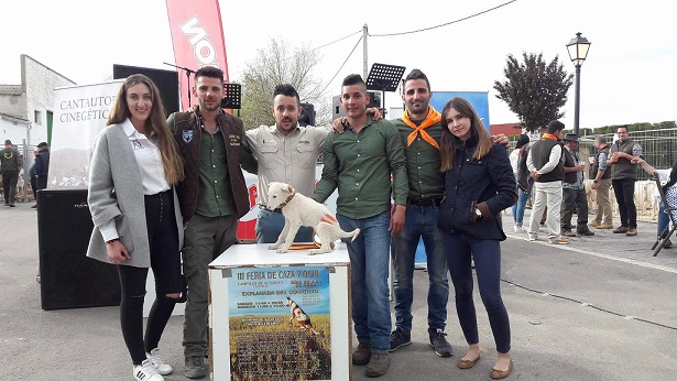 Jóvenes por la Caza y Mujeres por la Caza intensifican su trabajo en en ferias de caza