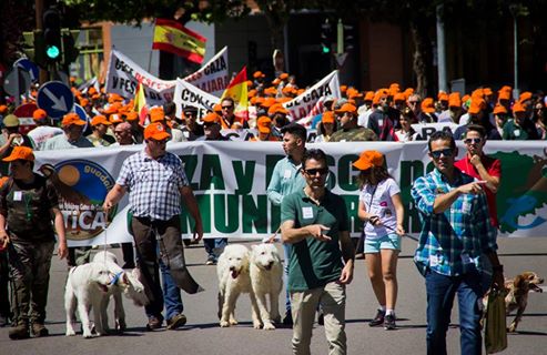 EXITO DE ASISTENCIA EN LA MANIFESTACIÓN DE CAZADORES Y PESCADORES EN GUADALAJARA