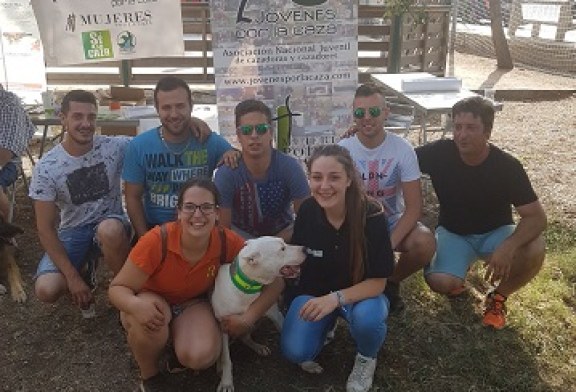 Jóvenes por la caza y Mujeres por la caza reciben diversos reconocimientos en la Feria de caza, pesca y mundo rural de Almazora