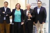 La Federación de Caza de CLM premia a Manuel Aranda Castro con el Quijote Cazador