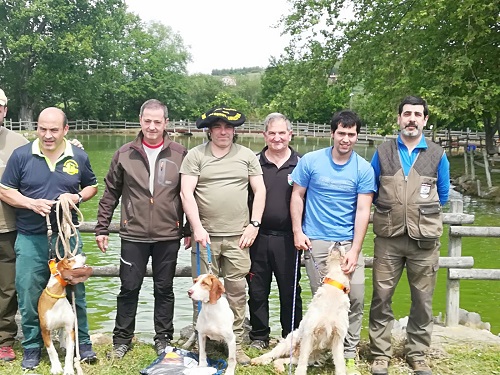 Xabier Ezkurra ganador del campeonato de Euskadi de perros de rastro