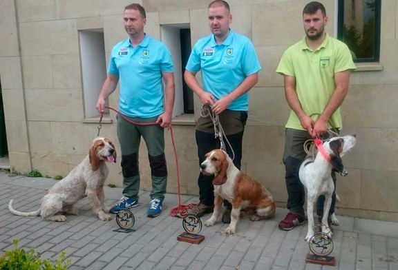 El gallego Michael Otero y ‘Chacho’ se imponen en el XXVII Campeonato de España de Perros de Rastro Atraillados, modalidad Jabalí