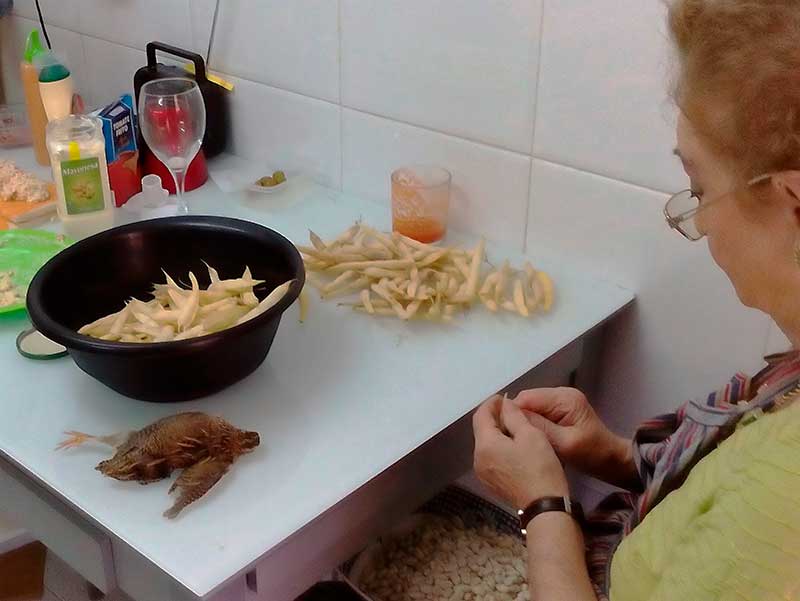 Receta de pochas con codornices