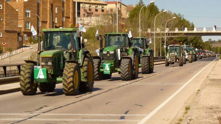 El mundo rural no aguanta más. Agricultores y ganaderos anuncian movilizaciones por toda España
