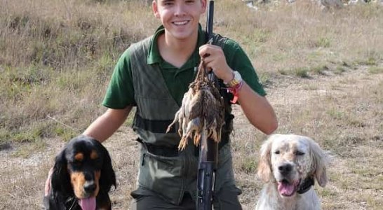 Iniciándose en la caza menor con perro, a los 14 años y con su padre, así es el perfil del joven cazador en España