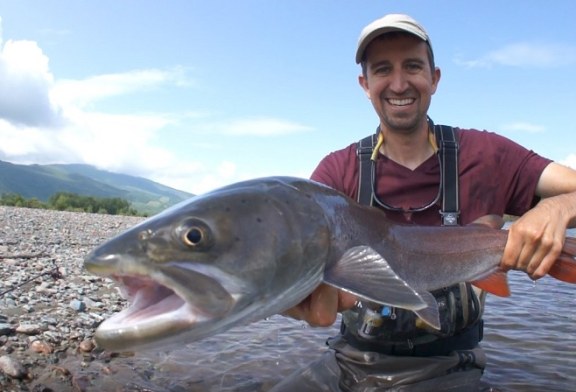 De vacaciones a Mongolia en busca de un taimen