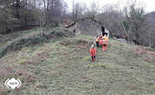 Un cazador resulta herido de bala en Mieres