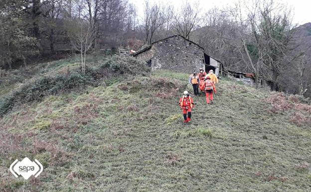 Un cazador resulta herido de bala en Mieres