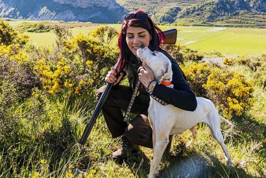 Parlamentarios europeos desmontan la mentira animalista de los perros de caza tras la denuncia de la RFEC