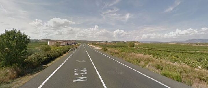 Una vecina de Haro de 30 años herida tras atropellar a un jabalí en la N-232 en San Asensio