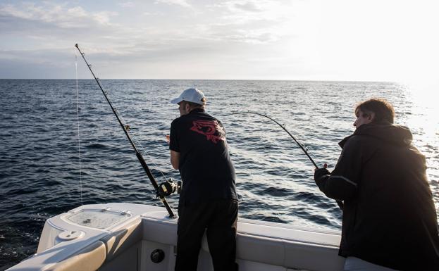 Gana la Copa del Rey de Pesca de Túnidos con un bonito de 31 kilos en aguas vizcaínas