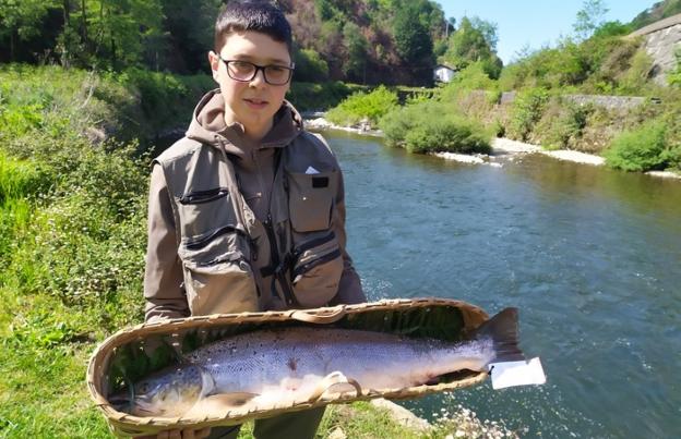 La temporada de pesca de salmón en el Bidasoa finalizó con 29 ejemplares capturados