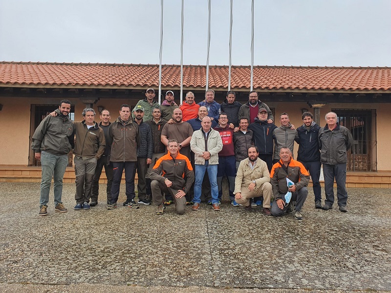 Finaliza el Curso de Instructor Adiestrador de Perros de Caza 2021 de la EEC