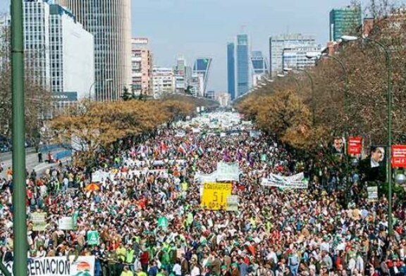 Manifestación Madrid de cazadores y mundo rural. En primavera el campo tomará la ciudad