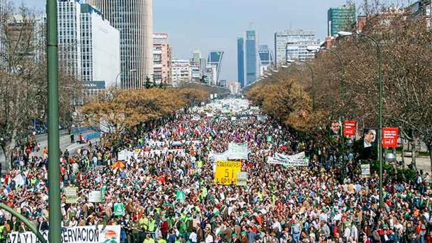 Manifestación Madrid de cazadores y mundo rural. En primavera el campo tomará la ciudad