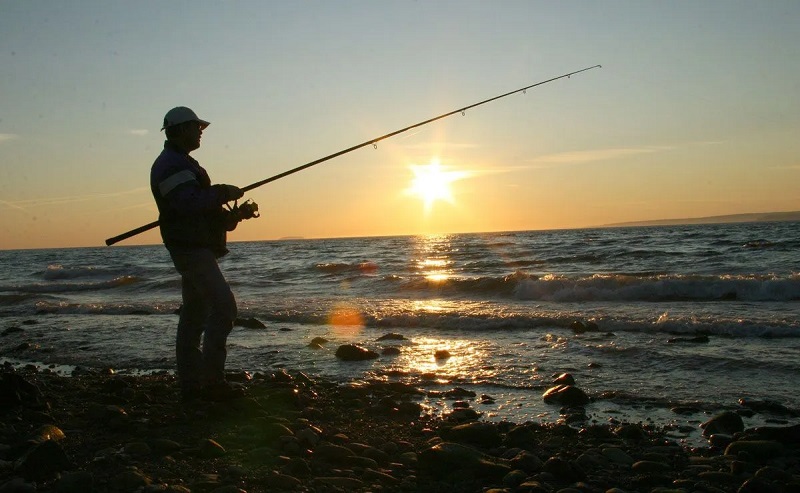 Cómo leer una playa para pescar más y mejor desde la orilla
