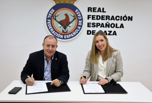 La RFEC y UNIR firman un acuerdo de colaboración para fomentar la formación universitaria de los federados