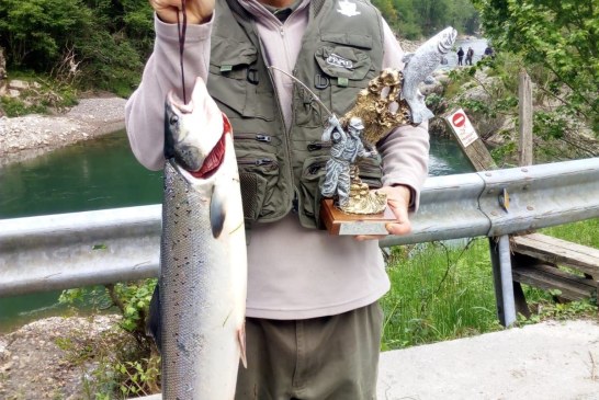 El Lehenbiziko de la temporada para el pescador irunés Pedro Iglesias