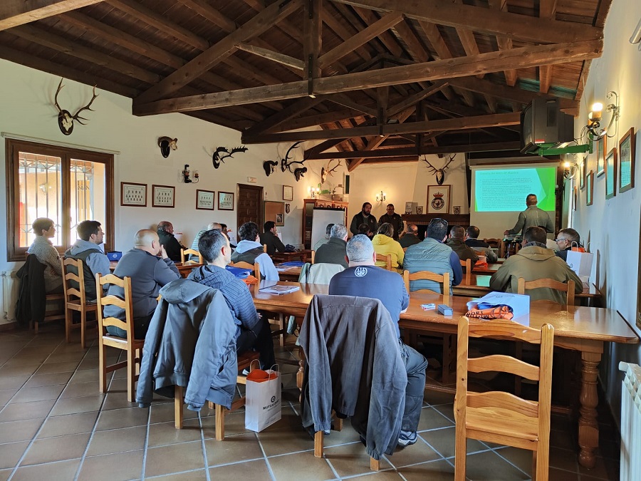 Castillejo de Robledo acoge el inicio del Curso de Instructor-Adiestrador de Perros de Caza 2023