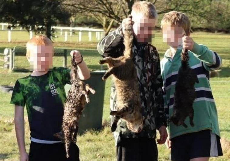 El enfrentamiento de unos niños con un grupo de activistas en un concurso de caza crea polémica en Nueva Zelanda: «A comer zanahorias»